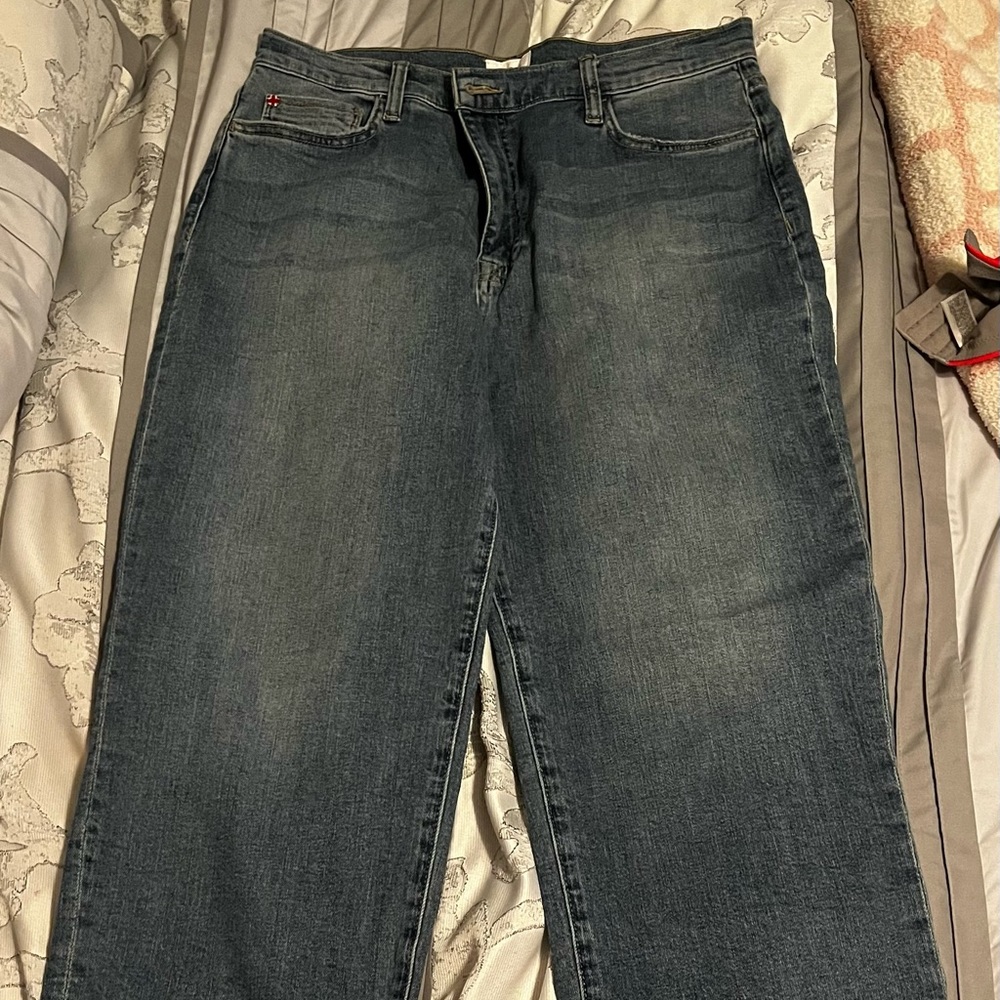 Hudson cropped jeans size 30